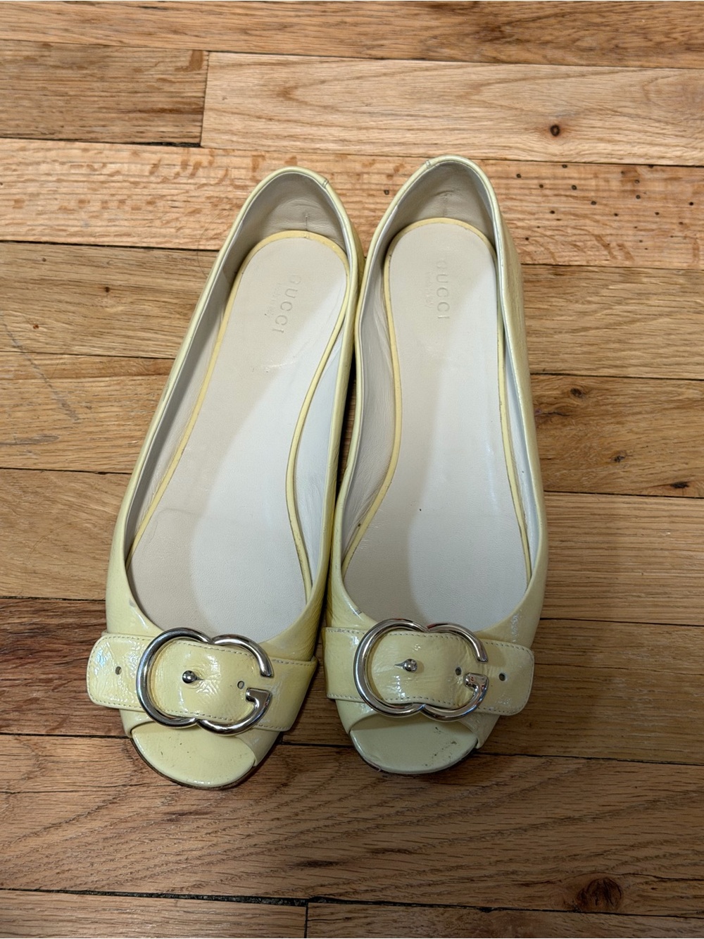 Gucci Yellow Patent Leather Ballet Flats with Silver Double-G Buckle - Picture 1 of 6